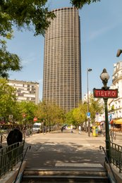 14th-arrondissement;-Boulevard-Edgar-Quinet;-Kaleidos;-Kaleidos-images;-La-parole-à-limage;-Lamppost;-Metro-sign;-Metro-staircase;-Paris;-Stories-Pictures;-Street-furniture;-Summer;-Symmetrical-perspective;-Tarek-Charara;-Tour-Montparnasse;-Tree-lined-strip;-Visual-axis